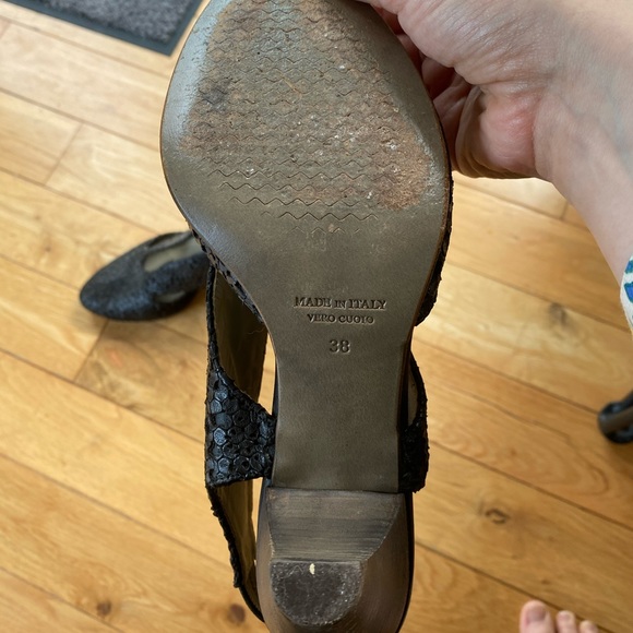 IXOS Textured Black Leather Heels - Picture 6 of 7